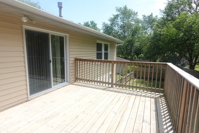 Building Photo - 364 S Waverly Ct