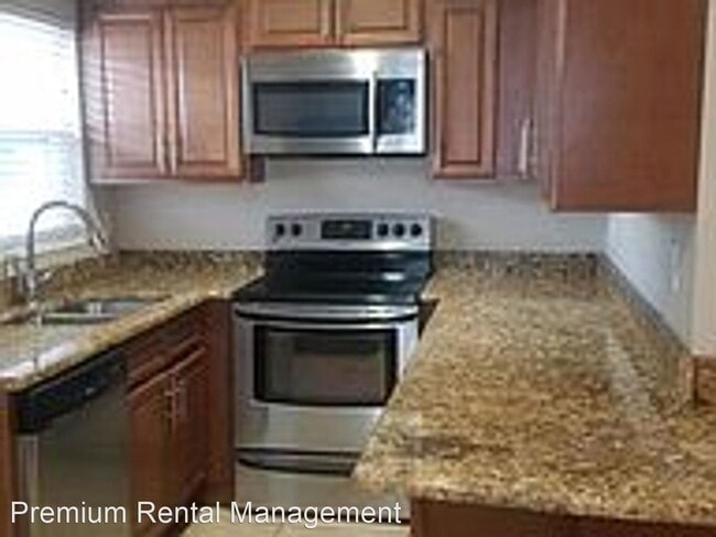 Building Photo - 2 br, 1 bath House - 714 Catalina Rd #14
