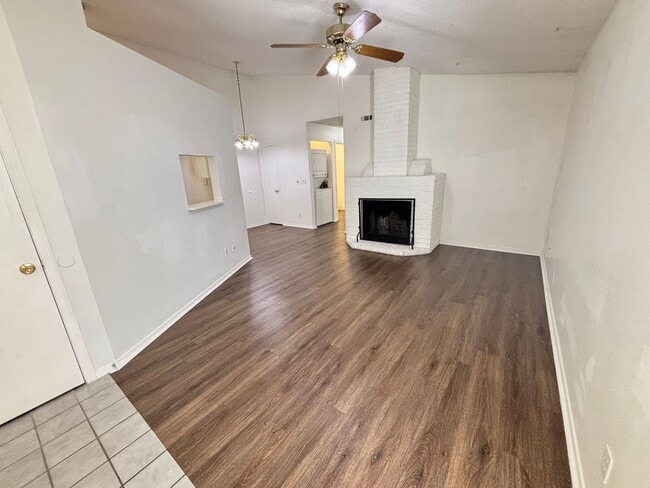 Building Photo - 1712 N Noelle Ave