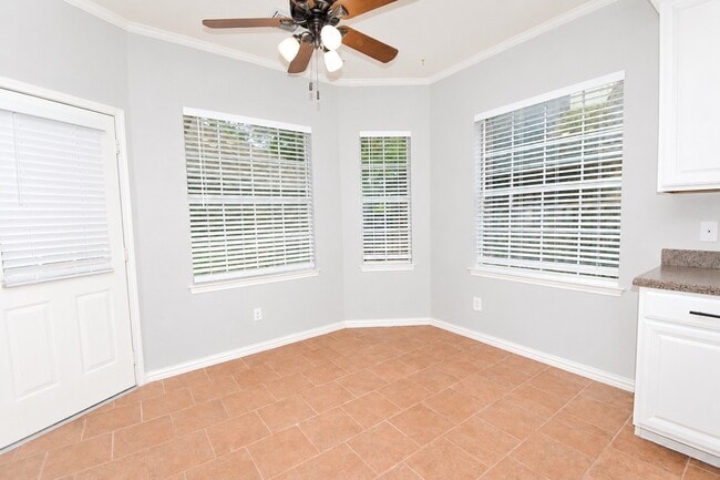 Foto del edificio - 7207 Emerald Glen Dr