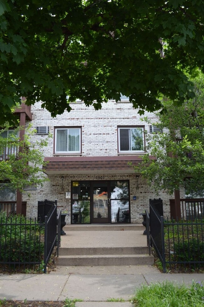 Interior Photo - 1501 Portland Avenue