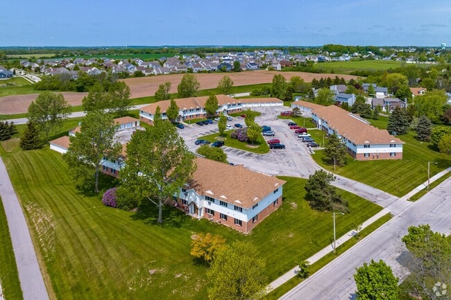 Building Photo - 1/2 OFF FIRST MONTHS RENT SPECIAL!