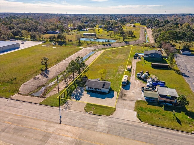 Foto del edificio - 13109 FM1764