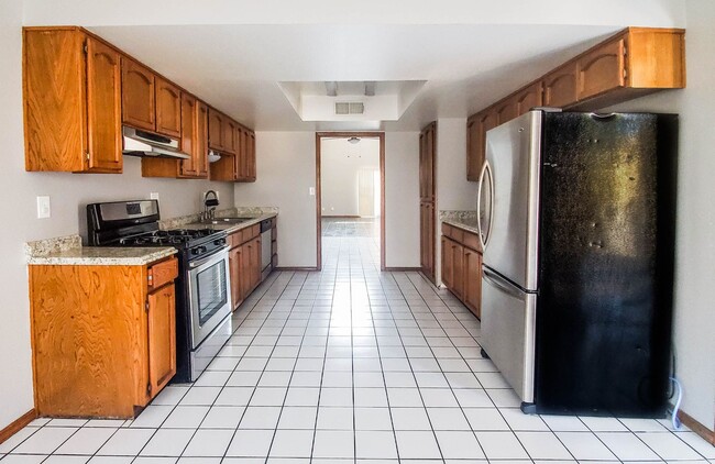 Building Photo - Welcome home!