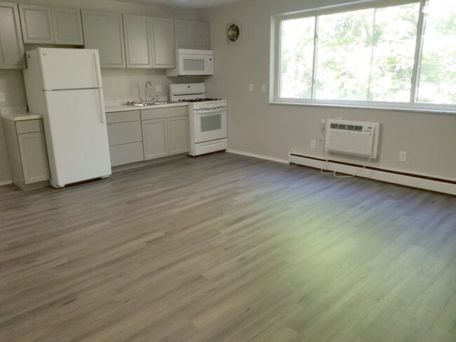 Building Photo - 3233 Whitfield Ave