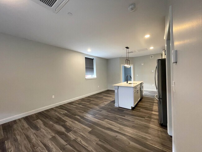 Building Photo - 25 Lowell St