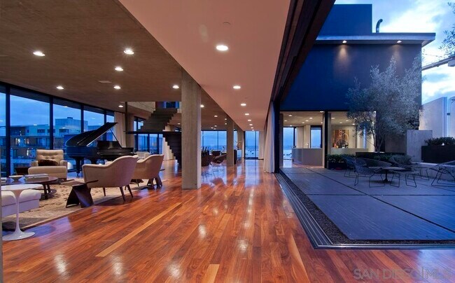Foto del edificio - 750 W Fir St