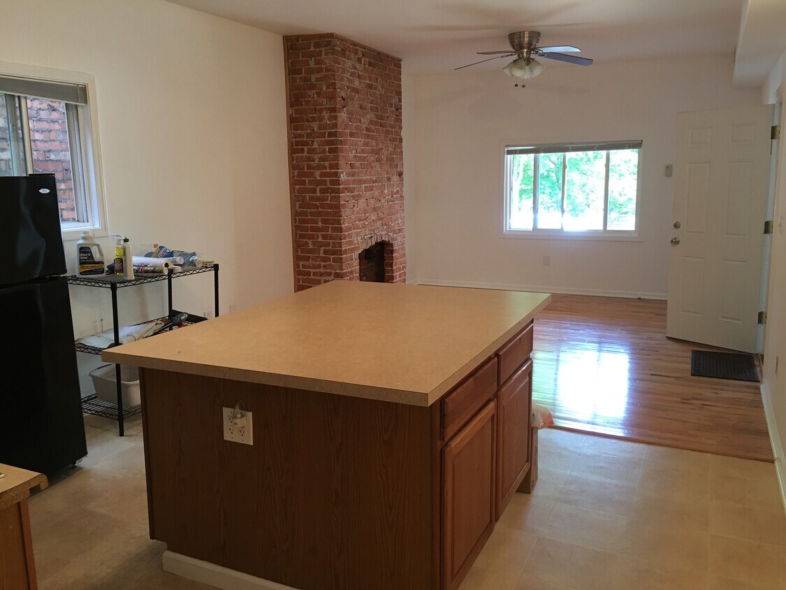 Building Photo - 3446 Melwood Avenue