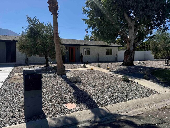 Foto del edificio - 2175 N Sandra Rd