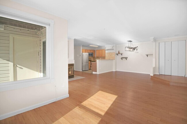 Building Photo - 30E Hearthstone Ct
