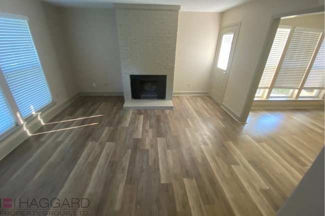 Building Photo - 7570 Kings Ridge Rd