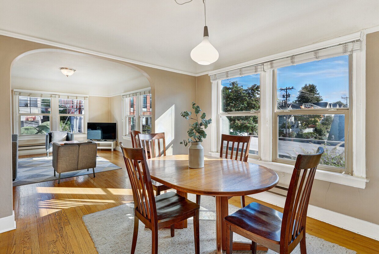 Photo - 311 12th Ave E (Seattle, WA)