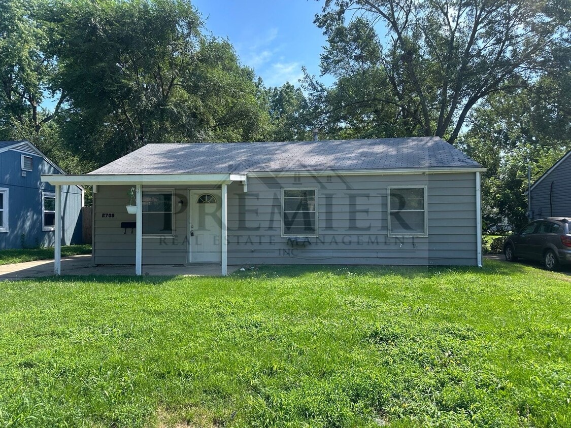 Primary Photo - 2709 Highland Dr