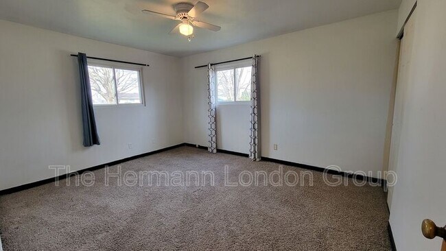 Foto del edificio - 4204 Beauty Ln