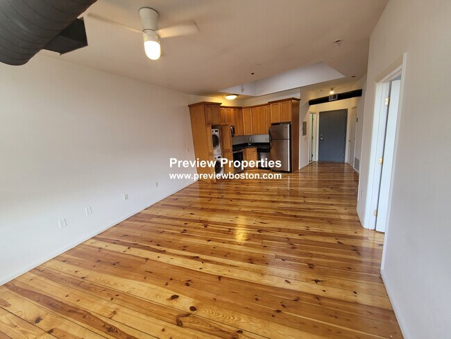 Building Photo - 636 Columbia Rd