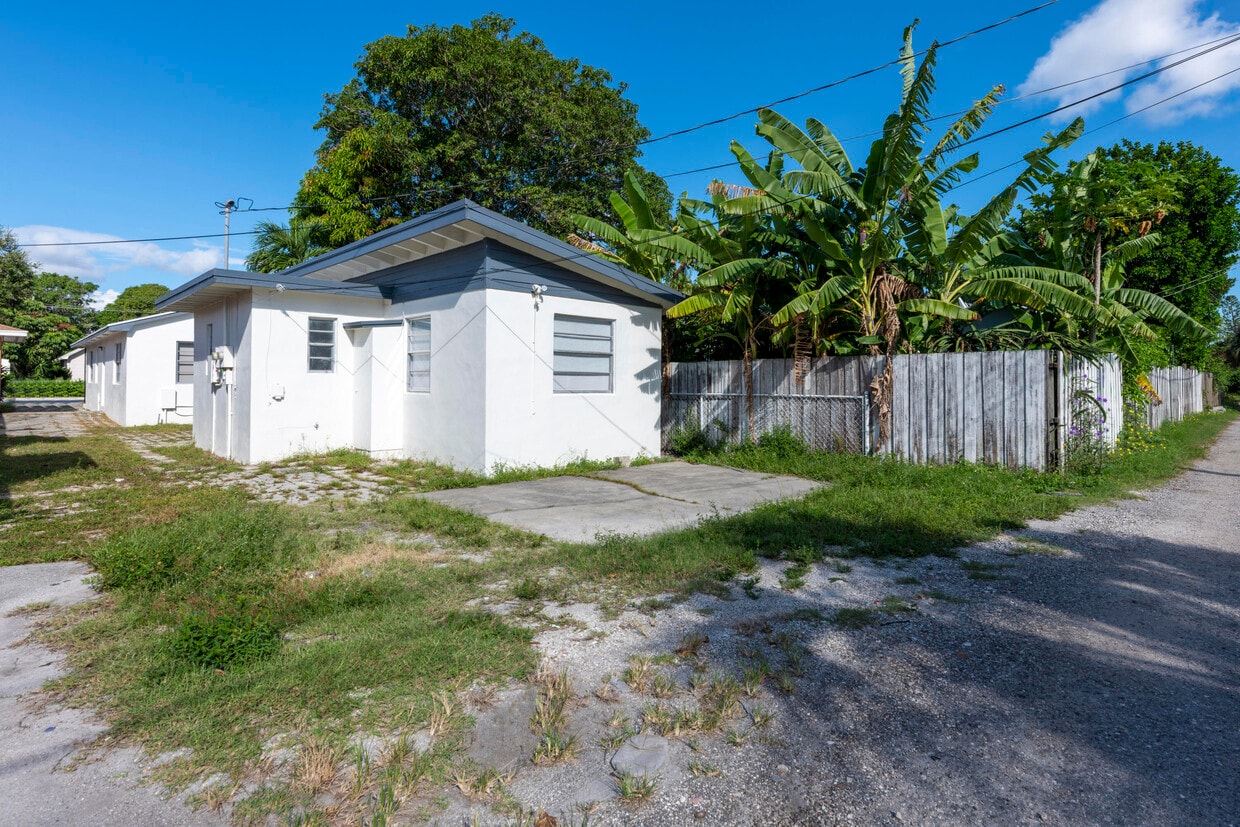 Foto principal - 128 S C St