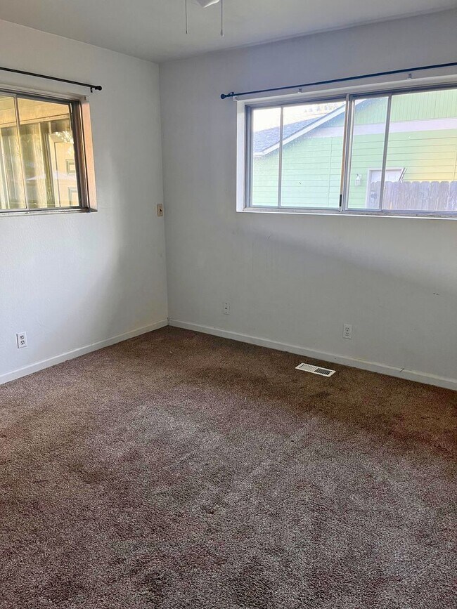 Foto del edificio - 5875 Foothill Blvd