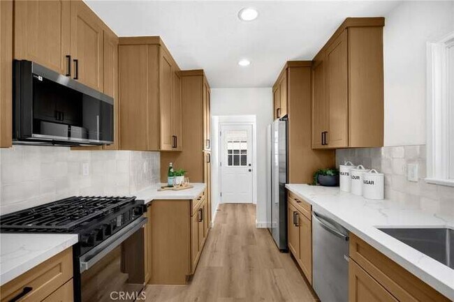 Foto del edificio - 6112 Freckles Rd