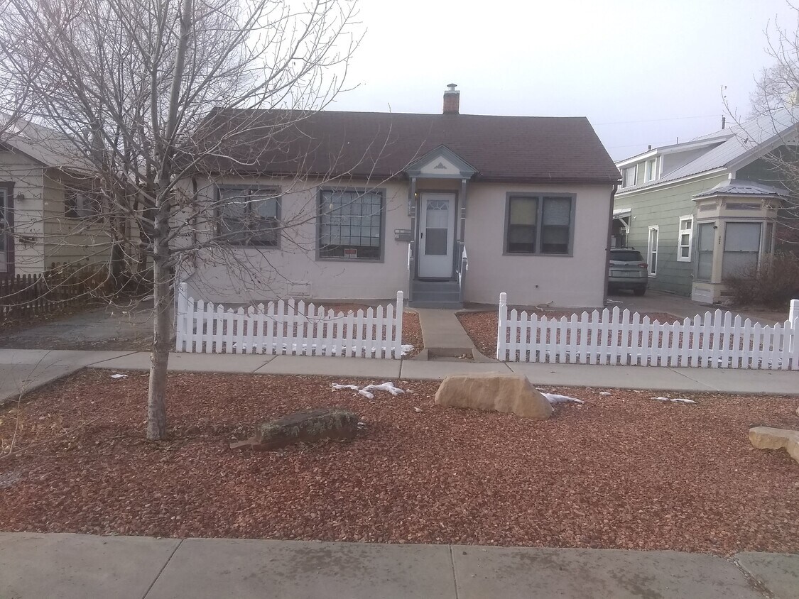 Primary Photo - 443 S 3rd St