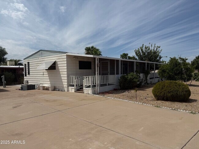 Foto del edificio - 17249 N 66th Ln