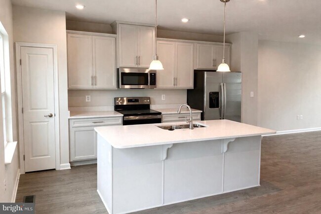 Building Photo - 8820 Stevenson Ln