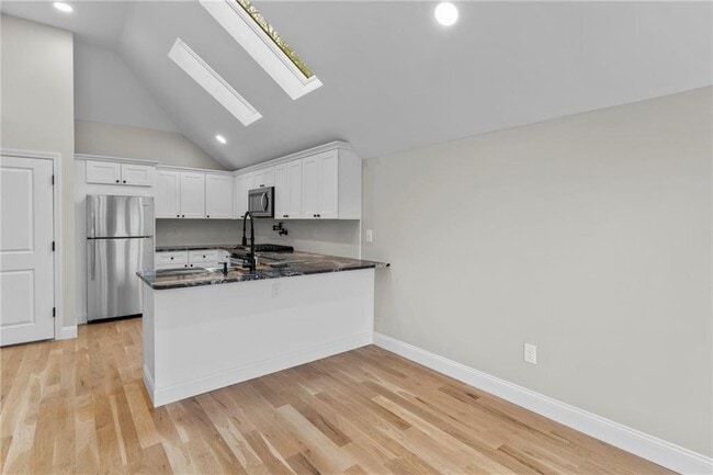 Foto del edificio - 376 Arnolds Neck Dr