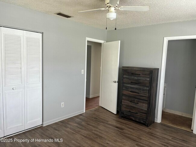 Building Photo - 10314 Usher St