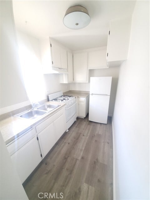 Building Photo - 33776 Robles Dr