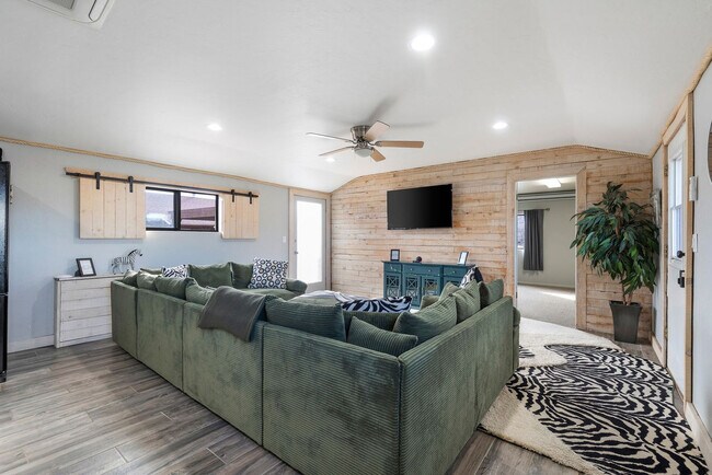 Foto del edificio - 7625 N Williamson Valley Rd