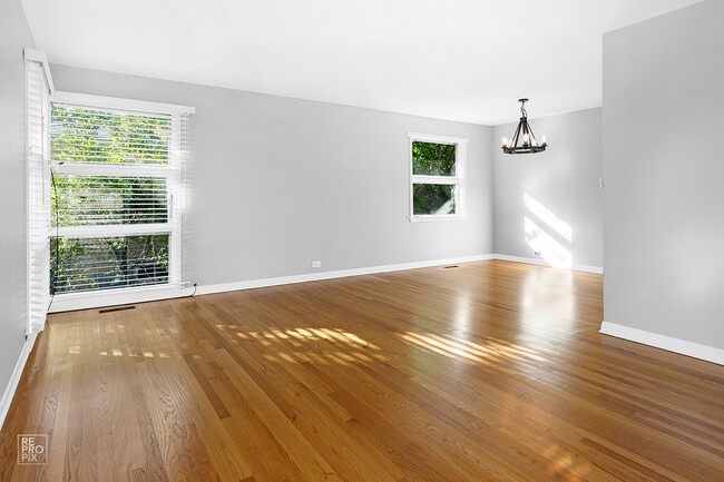 Building Photo - 816 Meadowlark Ln