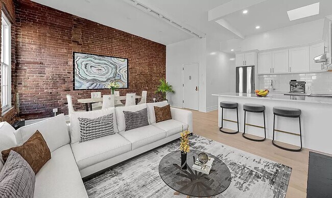 Foto del edificio - 220 West 10th Street