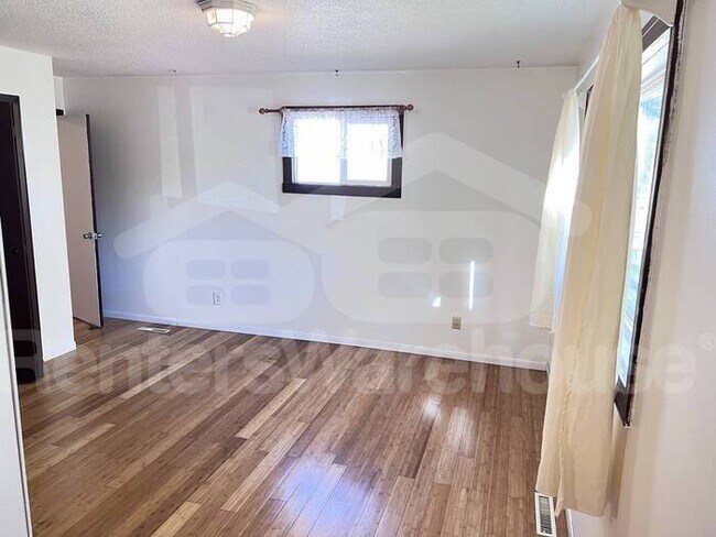 Foto del edificio - 4BD 3BA SINGLE FAMILY HOME IN SAINT LOUIS PARK!
