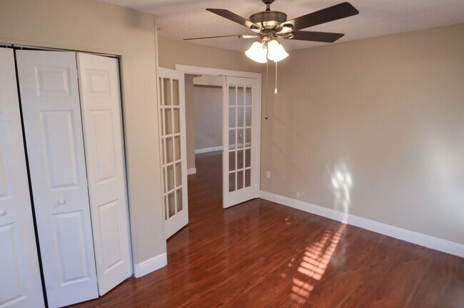 Building Photo - 5410 NW 49th Ave