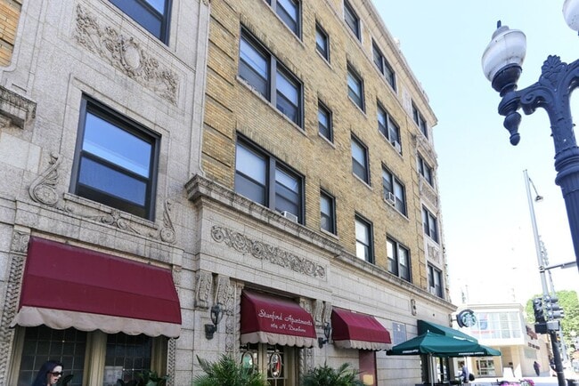 Building Photo - 1023 N Dearborn St