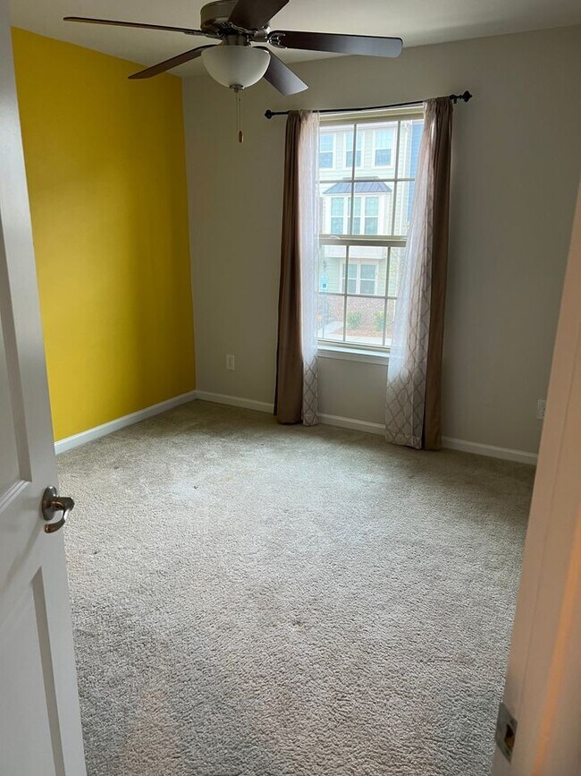 Building Photo - 3027 Potomac River Pky