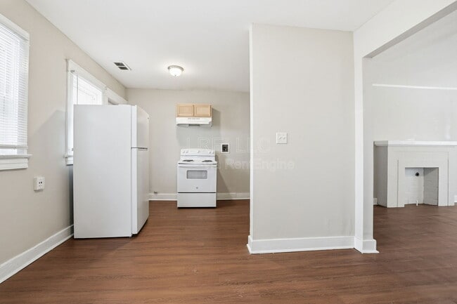 Building Photo - 701 Hazel St