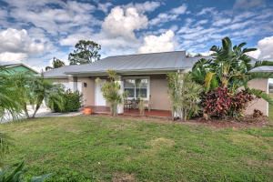 Building Photo - 2833 SW Pierson Rd