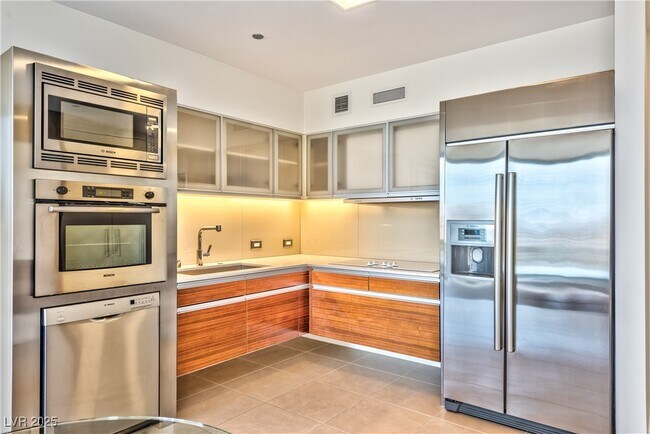 Building Photo - 3726 S Las Vegas Blvd
