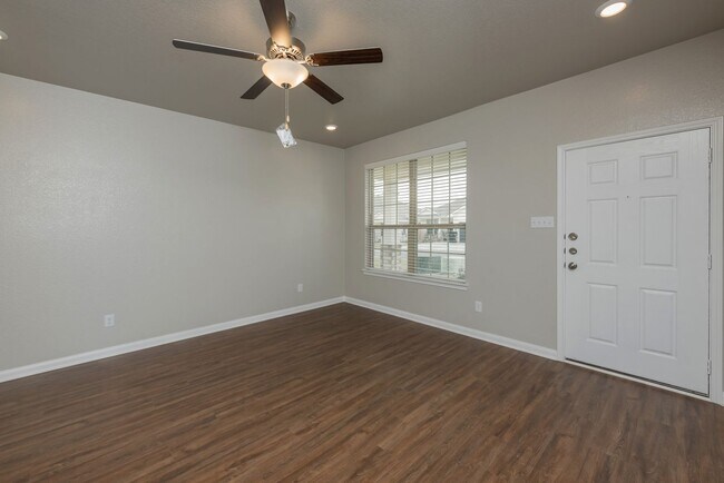 Building Photo - 1547 Case Rd
