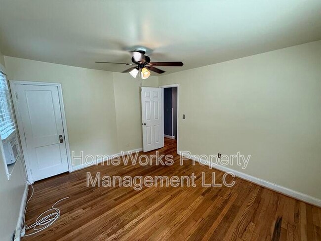 Foto del edificio - 125 Cherrydell Rd