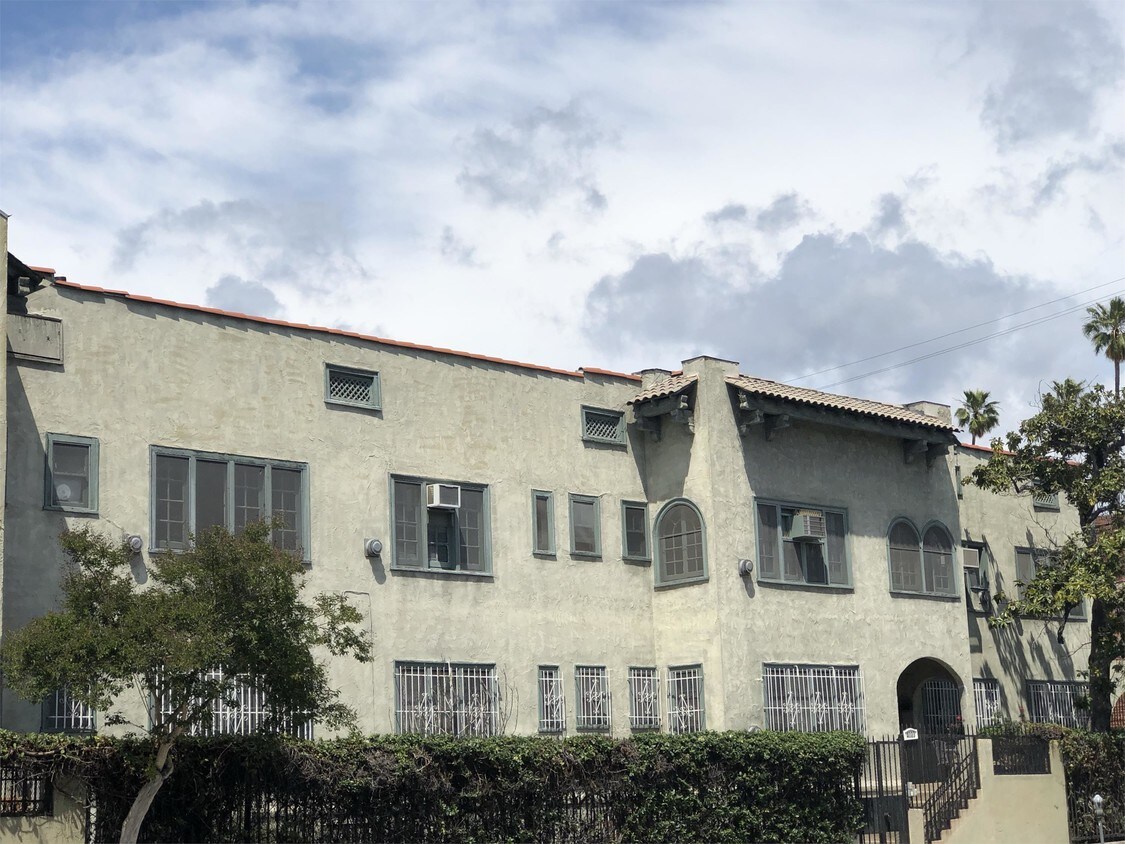 Building Photo - 4023 W 6th St