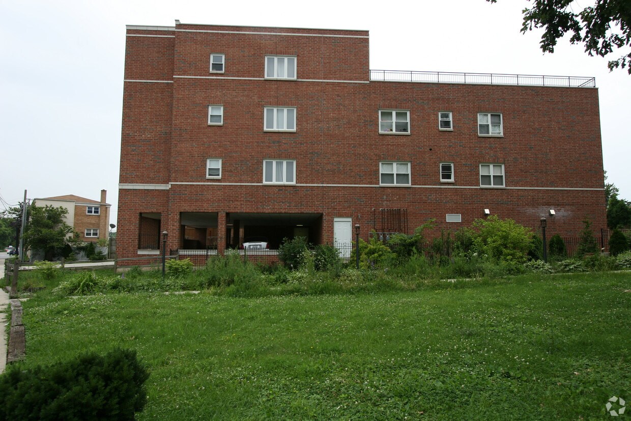 Building Photo - Riverwest Apartments