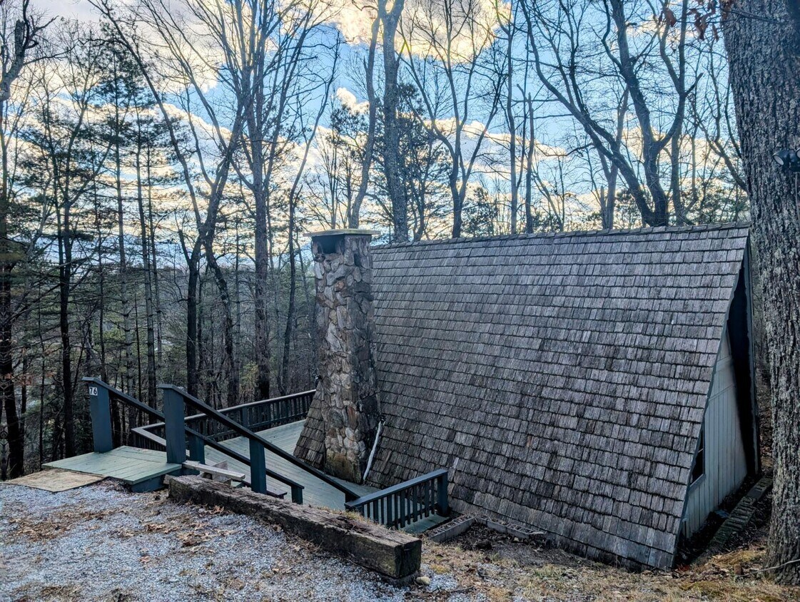 Foto principal - 76 Bold Springs Ln