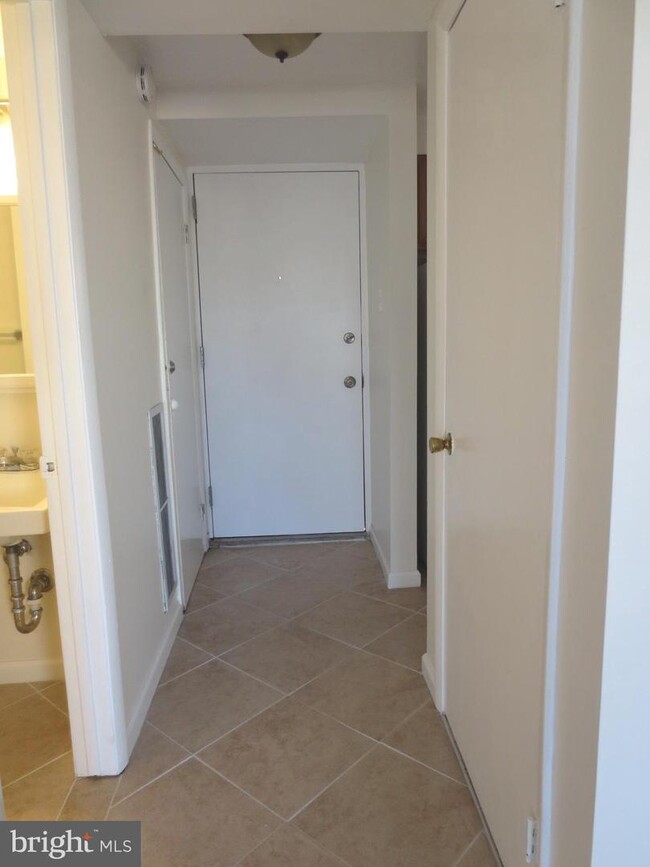Building Photo - 5485 Harpers Farm Rd