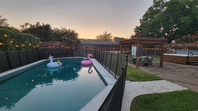 Foto del edificio - 3127 Falkland Rd