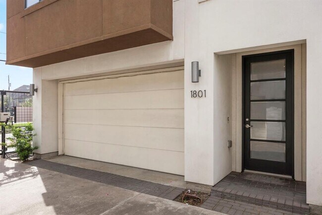Foto del edificio - 1801 Radcliffe St