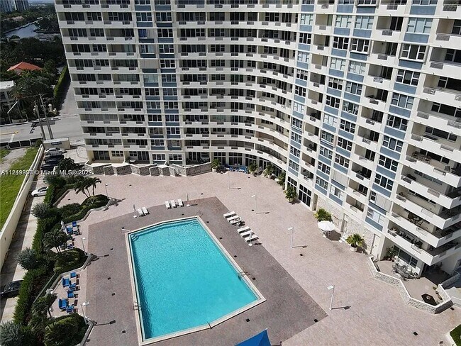 Building Photo - 3180 S Ocean Dr