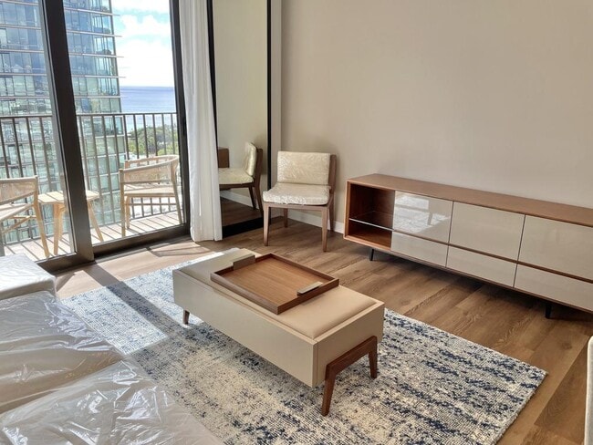 Photo - 987 Queen St Apartment