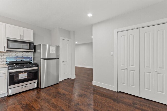 Building Photo - 2506 Truxillo St