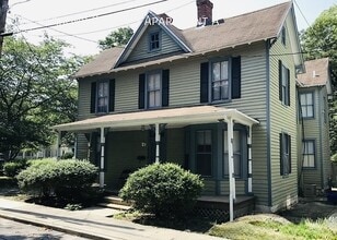 Building Photo - 114 Parsons St